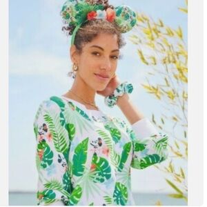 Mickey & Minnie Tropical Pullover Crew Tee